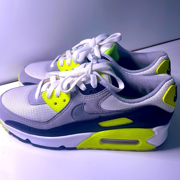 Nike Shoes - Nike air max 90